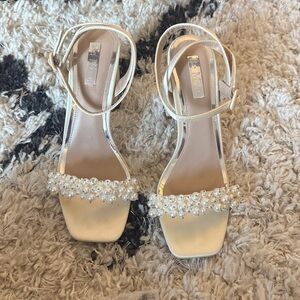 Be Mine Cream Pearl Block Heels Size 7 Flaws